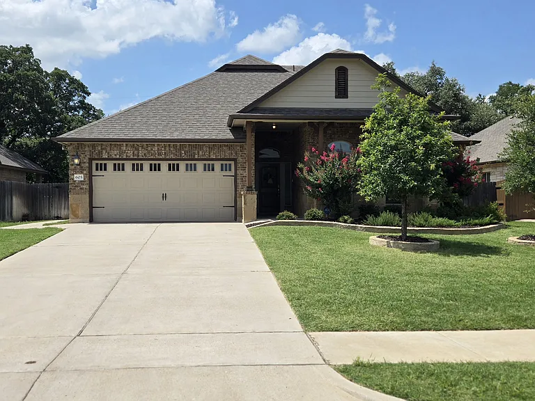605 Lister Dr — Photo 1