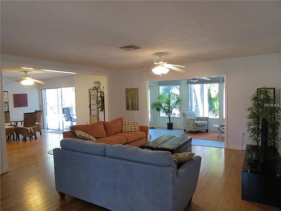 2nd image of 3828 Gatewood Dr