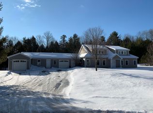 61 Valley View Dr, Gorham, ME 04038