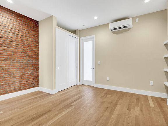 3rd image of 400 W 56th St APT 5H