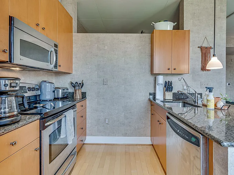520 John Carlyle St #304 — Photo 9