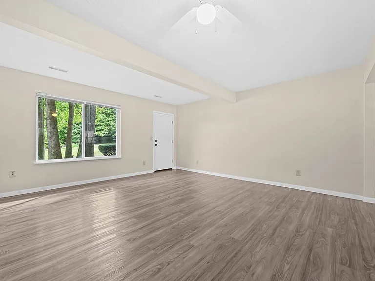 Indian Valley Apartments — Photo 18