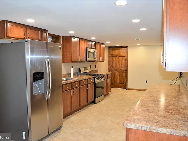 1105 Meander Dr #LOWER LEVEL — Photo 8