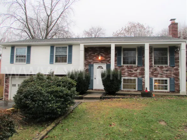 238 Dodd Dr, Washington, PA 15301