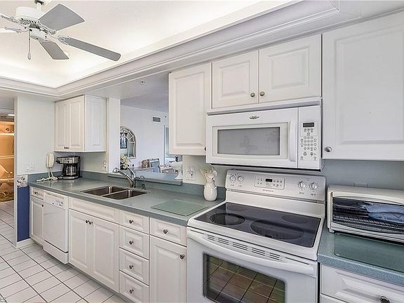4th image of 4421 Bay Beach Ln APT 644