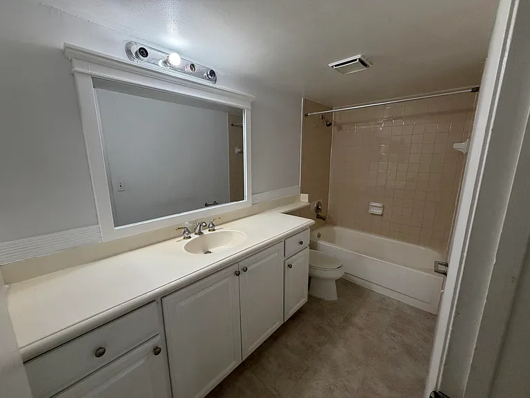 8773 Shadow Wood Blvd #303 — Photo 5