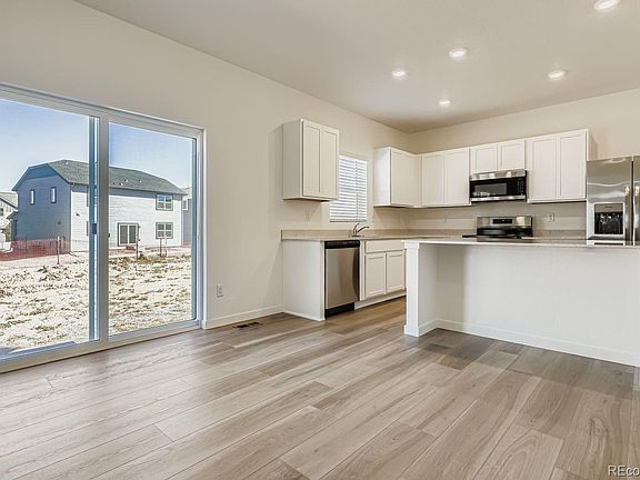 3rd image of 15264 Milwaukee Street
