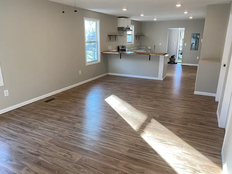 1053 N Orchard Knob Ave — Photo 6