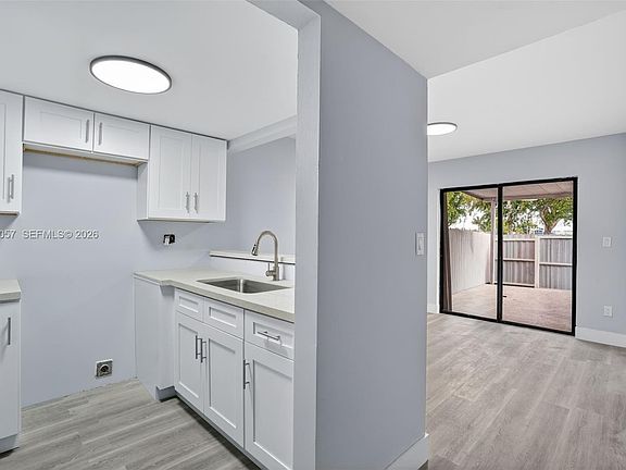 4th image of 2276 W 56th St #109