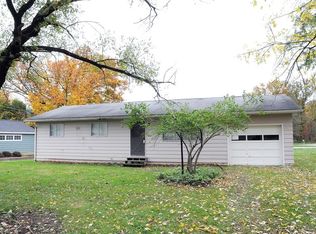 2216 Carmen Dr, Zanesville, OH 43701