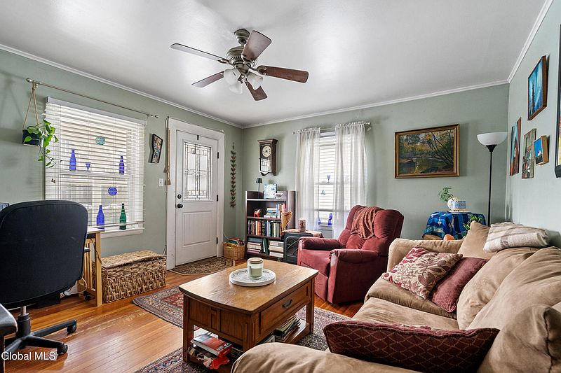 3rd image of 161 Lake Avenue
