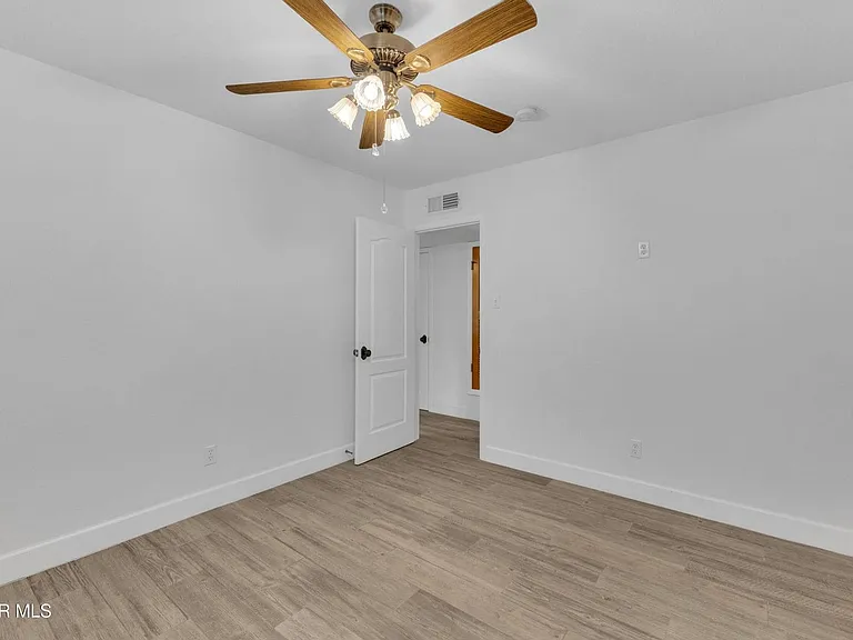 19004 Bremerton Dr — Photo 37