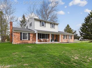 1877 Hopkins Dr, Wixom, MI