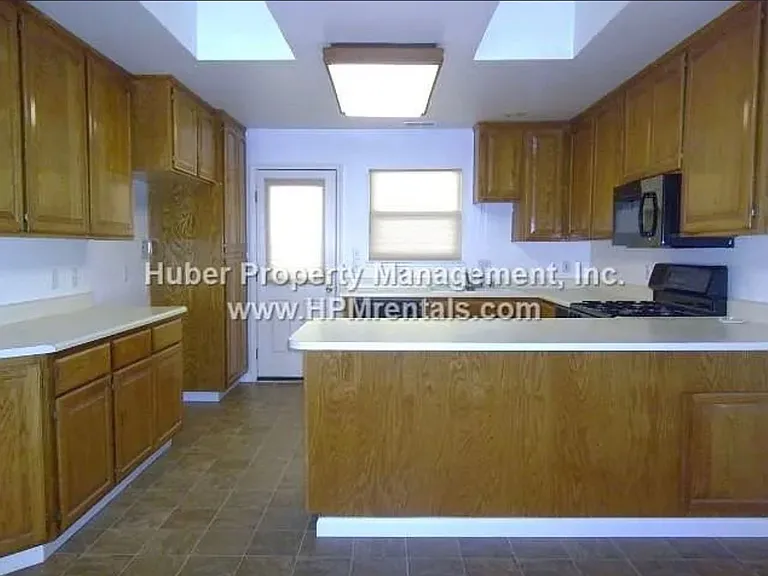 6060 Happy Pines Dr — Photo 5