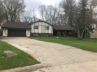 523 Upper Terrace Dr, Independence, IA 50644