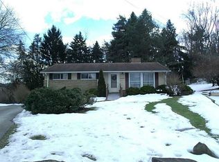 25 Riviera Rd, Pittsburgh, PA 15239