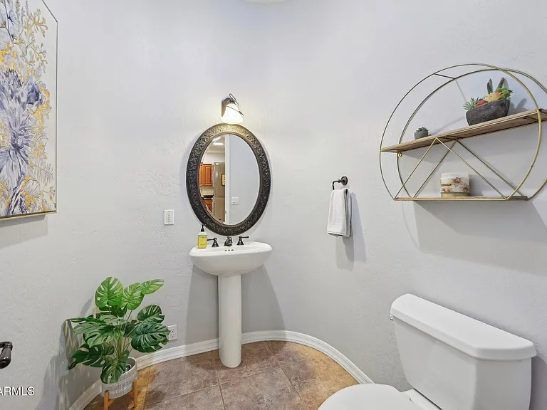 351 N Cloverfield Cir — Photo 41