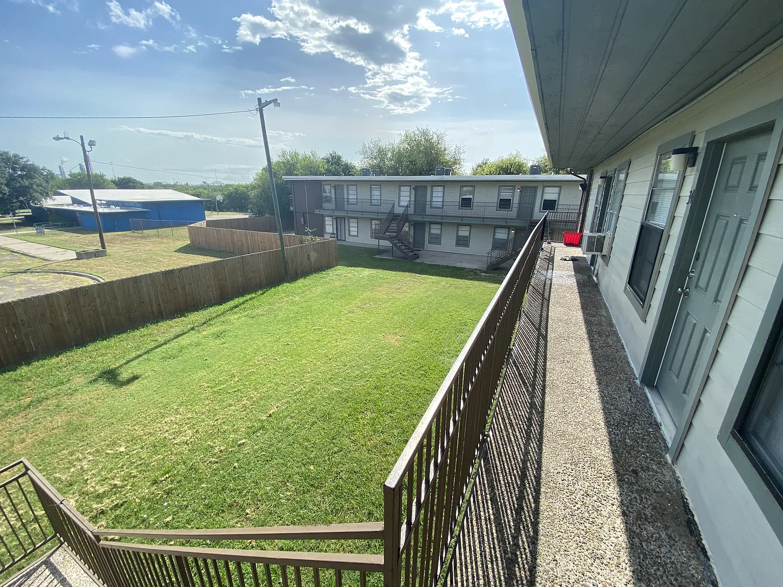 Woodlawn Apartments — Photo 3