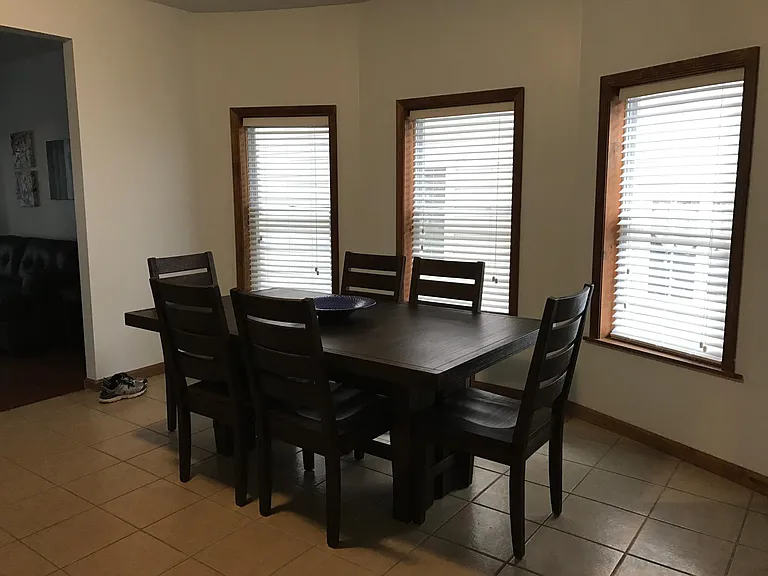 1016 Quincy Ave — Photo 3