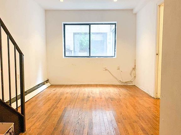 5th image of 530 W 47th St #A1