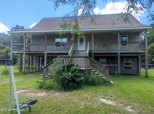 7013 Alcorn St, Bay Saint Louis, MS 39520
