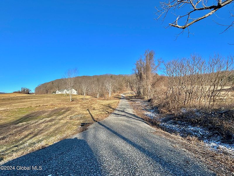 3rd image of 149 Yonderview Road