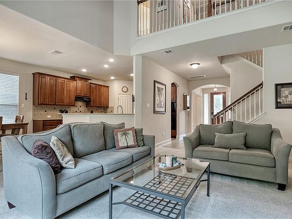 5th image of 317 Wiltshire Dr