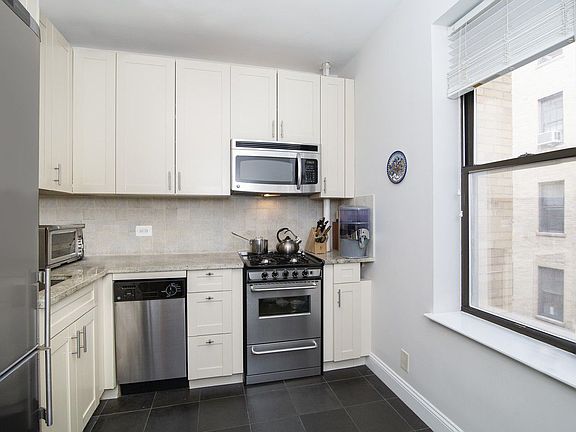 5th image of 442 Hudson St #3O