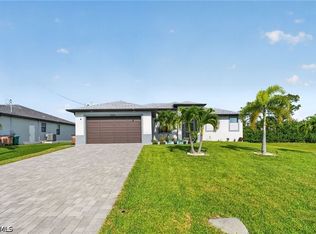 228 SW 31st Pl, Cape Coral, FL 33991