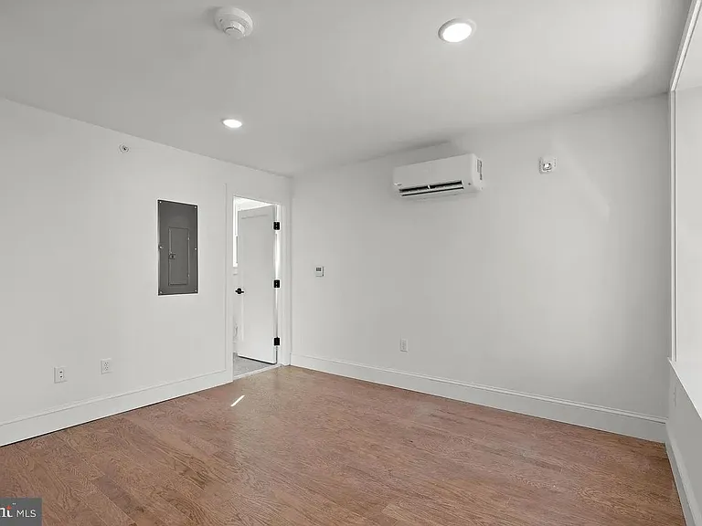 15 W Girard St #103 — Photo 5