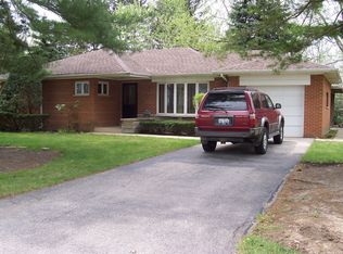 804 S Hi Lusi Ave, Mount Prospect, IL 60056