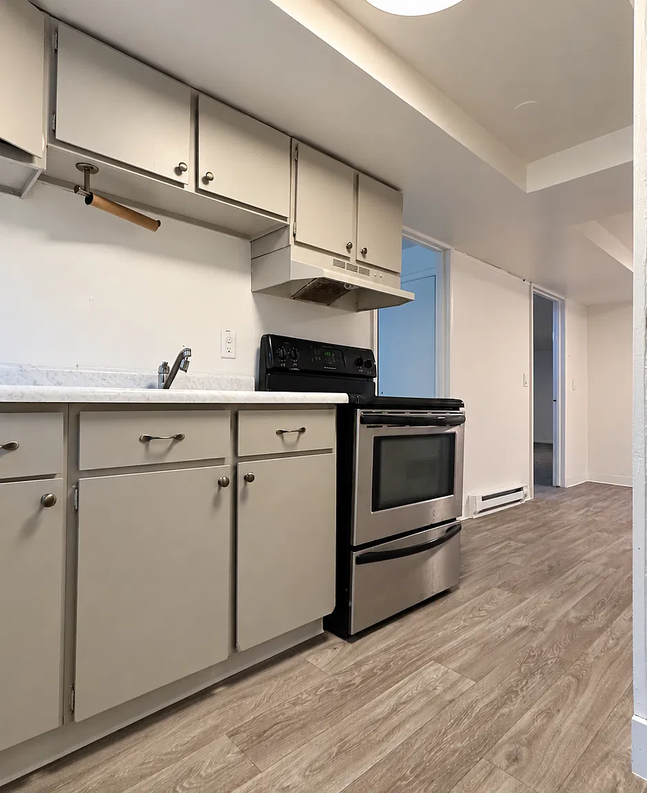 Updated Apartment in downtown Holladay — Photo 4