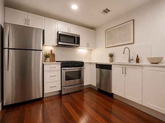 3rd image of 14 Meserole St APT 1B