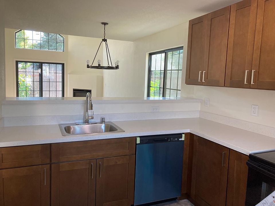 1st image of 1918 Rosemarie Ln Unit 109