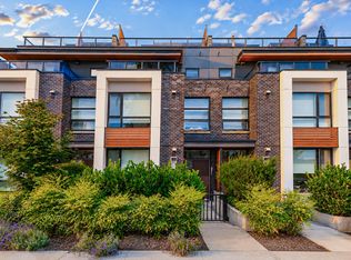 6085 Irmin St #302, Burnaby, BC V5J0J7