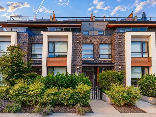 6085 Irmin St #302, Burnaby, BC V5J 0J7