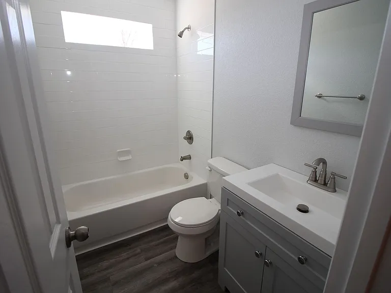 943 E Moreno Ave — Photo 11
