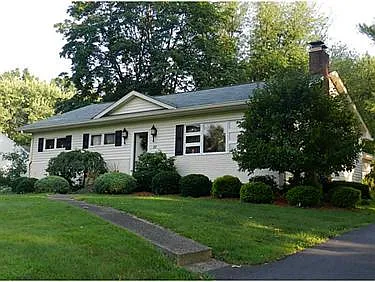 122 Decker Dr photo 1