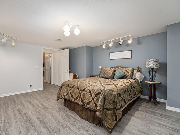 4th image of 3095 S Riverwood Dr