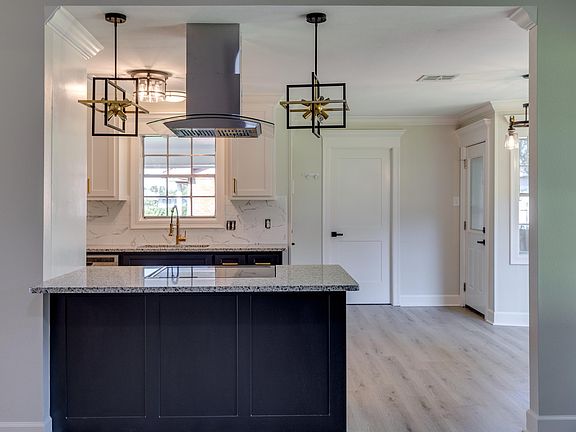 4th image of 6514 Mosswood Dr