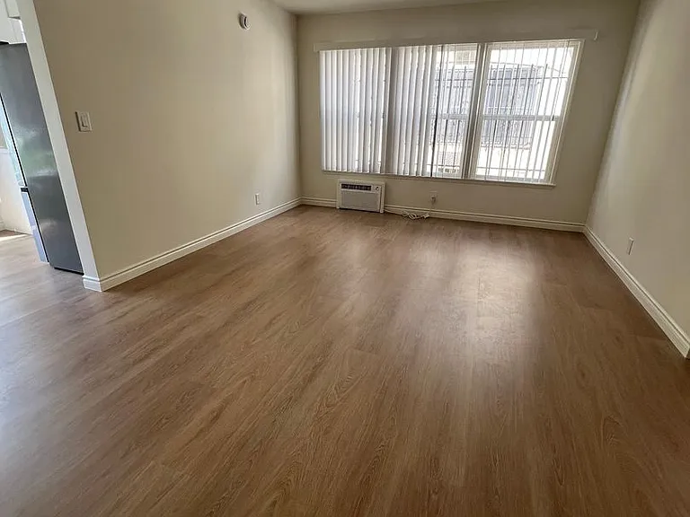 444 S Manhattan Pl — Photo 8