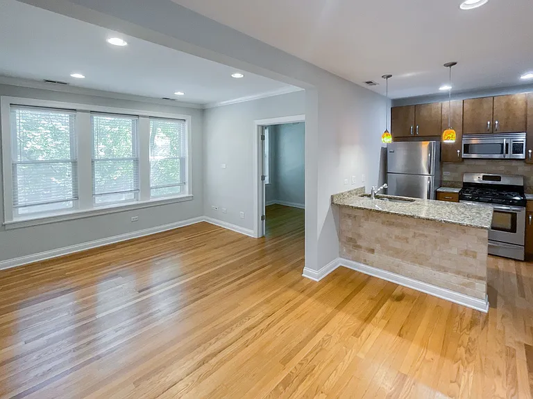 1634-36 W. Grace / 3804-10 N. Marshfield — Photo 4