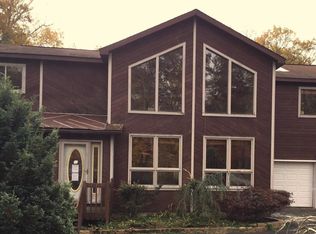 2208 Church View Dr, Stroudsburg, PA 18360