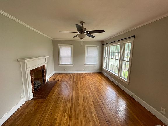 3rd image of 105 Rosewood Dr