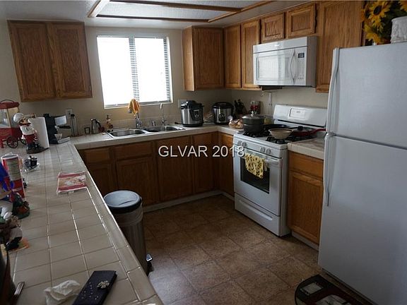 2nd image of 5830 Cinnabar Ave