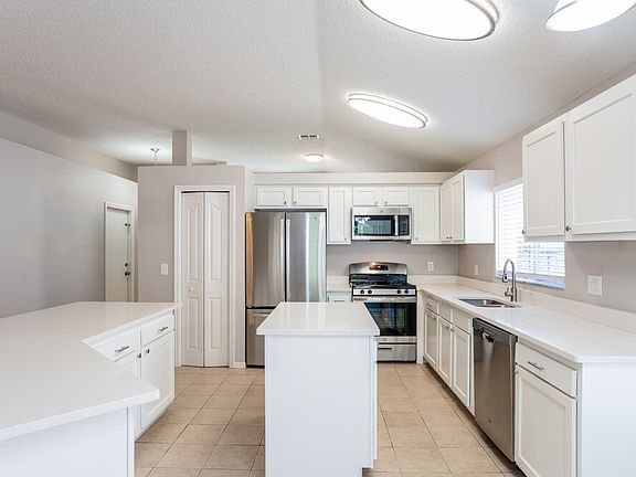 5th image of 1605 Scotch Pine Dr