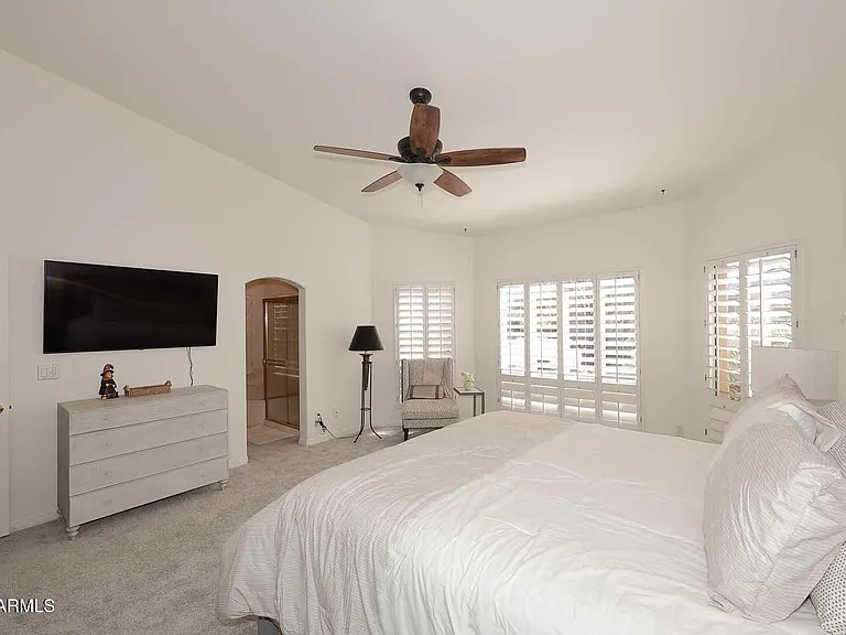 18510 E Leather Ln — Photo 27