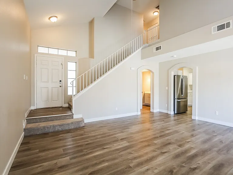 1218 Cobble Lake Ave — Photo 5