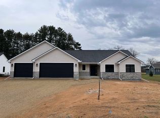 2110 Abbey Rd, New London, WI 54961