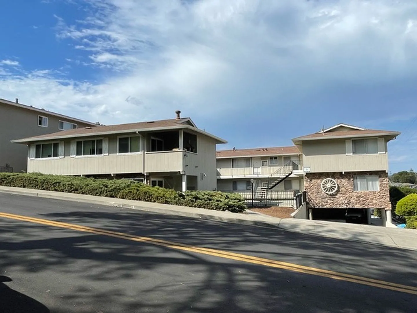 1205 Geraldine Way — Photo 1